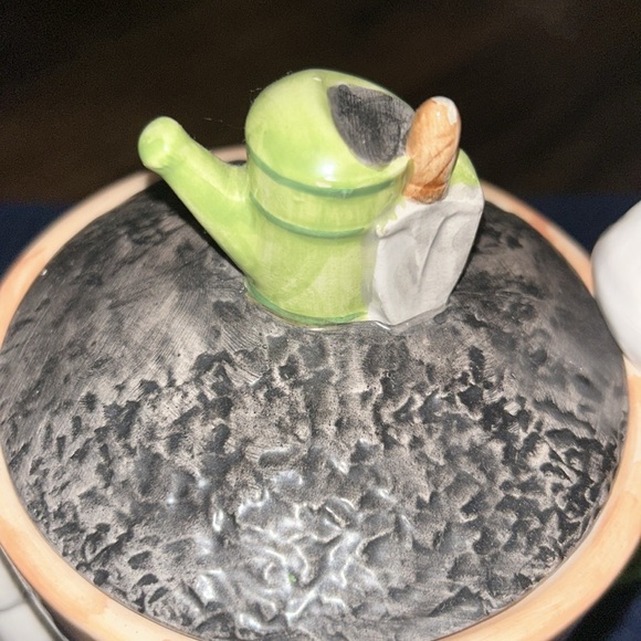 Vintage Lilian Venon Flower Pot Bunny Rabbits Teapot Virginia Beach Virginia - Picture 4 of 9